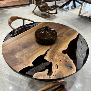 Table ronde en noyer foncé et résine Epoxy transparente