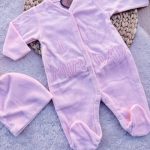 Grenouillère avec bonnet en velours brodée : i love mam and Dad