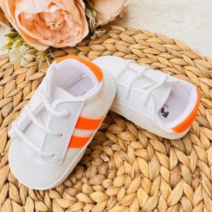 Baskets pour bébé coloris au choix