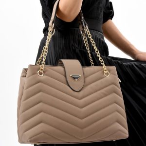 Sac à main élégant avec bandoulière : l’accessoire indispensable pour une allure chic et pratique