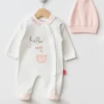 Grenouillère douce 100% Coton – Poche, Volants et Bonnet Assorti