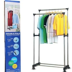 Le Porte-vêtements mobile à 4 roues est pratique pour suspendre des vêtements