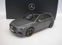 Miniature voiture de collection MERCEDES-BENZ norev Échelle 1/18