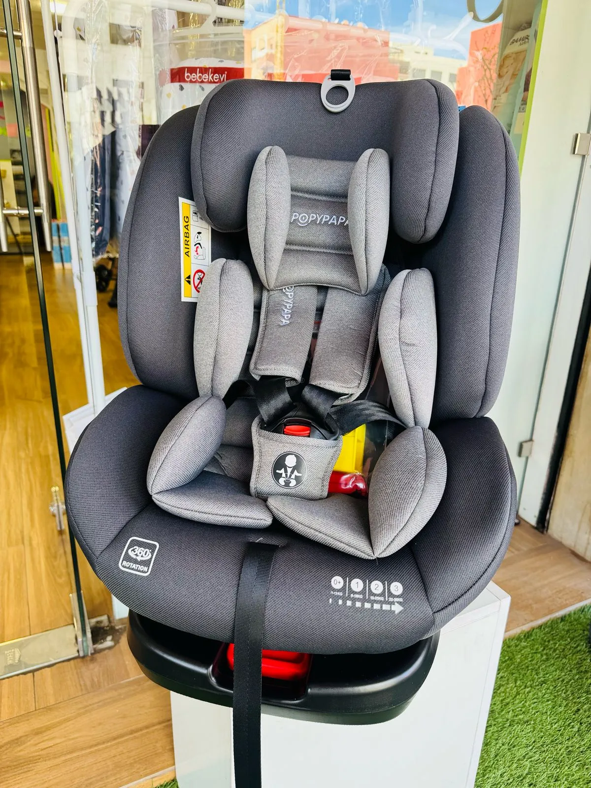 siege-auto-isofix-gris.webp
